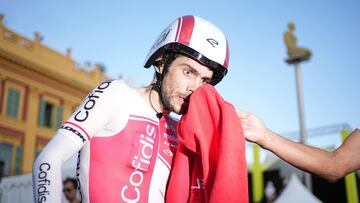 Nice (France), 21/07/2024.- French rider Guillaume Martin of Cofidis reacts after he finishes the 21th stage of the 2024 Tour de France cycling race over 33km Individual time-trial (ITT) from Monaco to Nice, 21 July 2024. (Ciclismo, Francia, Niza) EFE/EPA/LAURENT CIPRIANI / POOL