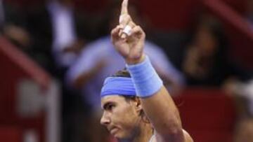 <b>DURA VICTORIA.</b> El español Rafael Nadal, número uno del mundo, superó su primer escollo en el Masters Series de Madrid al vencer al letón Ernest Gulbis, por 7-5, 3-6 y 6-3.
