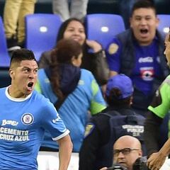 Cruz Azul vence a Santos y consigue su primer triunfo en Liga MX