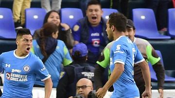 Cruz Azul vence a Santos y consigue su primer triunfo en Liga MX