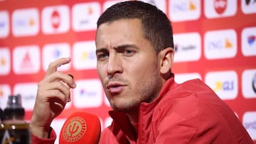 Hazard: "Benzema es el mejor delantero del mundo"