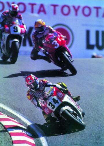 Schwantz, Kocinski y Barros en el 'Sacacorchos' de Laguna Seca. 