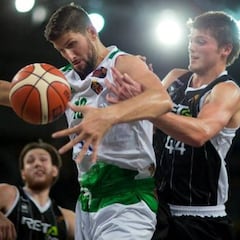 Salgado eleva al Bilbao en el estreno de la LEB en Miribilla