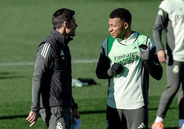 A Mbappé le duele Mendizorroza