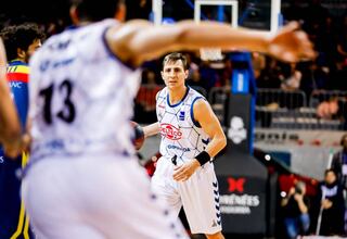 Van Lacke es el mejor latinoamericano de la jornada