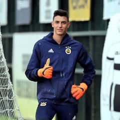 El Atlético se fija en el turco Berke Ozer para su portería