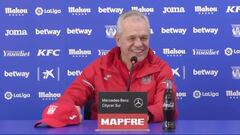 La primera del 2020: Javier Aguirre bromea por "espionaje"