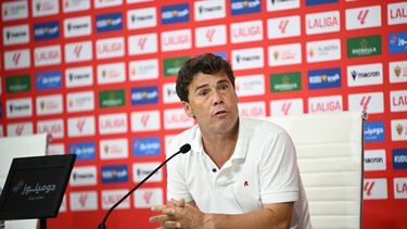 07/09/25 PARTIDO SEGUNDA DIVISION
U.D. ALMERIA - RACING SANTANDER.
Rubi, entrenador del Almeria