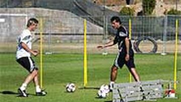 <b>COMO UNA MOTO</B>. Guti trabajó a las órdenes de Queiroz en solitario y demostró estar recuperado de su esguince de tobillo.