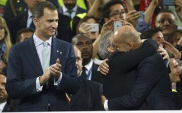 El Rey Felipe VI, Florentino Pérez y Zidane.