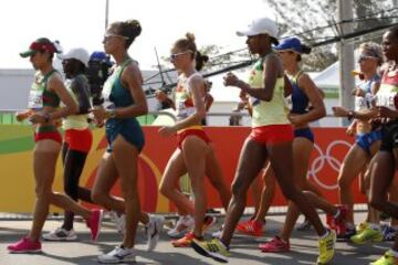 Lupita González ya luce su medalla de plata en el cuello