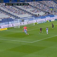 Y Courtois se hizo gigantesco: enorme paradón para salvar al Madrid