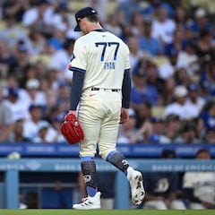 Se termina la temporada para el pitcher sensación de los Dodgers