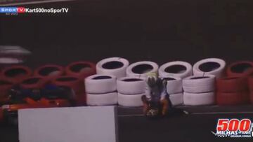 ¡Un piloto estrangula a su compañero en plena carrera!