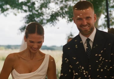 Eric Dier y Naomi Goggin sellaron su amor definitivo para siempre el pasado verano con una boda por todo lo alto. Son padres de un niño, que aterrizo en el mundo hace tan solo unos meses.