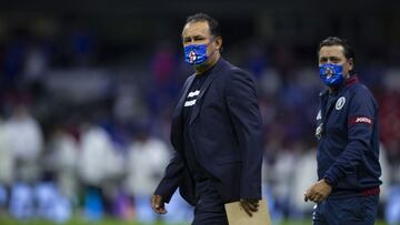 Juan Reynoso seguirá en Cruz Azul por un año más