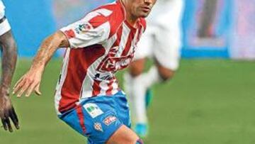 <b>DESTACADO. </b>Lora, junto con toda la defensa del Sporting, estuvo notable en el partido contra el Real Madrid.