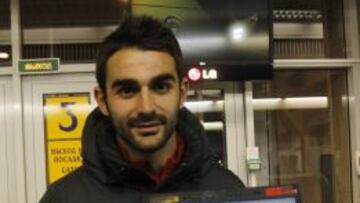 Adrían posa para AS con la foto del gol en San Petersburgo.