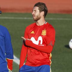 Ramos comunica a Lopetegui su apoyo para la renovación