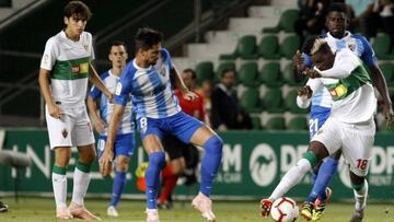 El Elche tumba al Málaga y deja el liderato al alcance del Granada