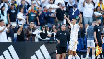 Bienvenidos a la previa y el minuto a minuto de la definición por el título en la MLS. Galácticos y Toros Rojos se miden en Carson, California.