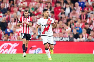 3-2. Radamel Falcao celebra el segundo gol.