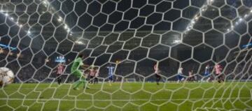 Gol de Héctor Herrera. 1-0.