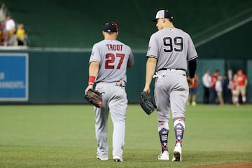 Dodgers mueven a Machado a tercera base por necesidad