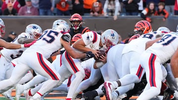 CINCINNATI, OHIO - NOVEMBER 23: Drake Maye #10 of the New England Patriots attempts a quarterback sneak during the second half against the Cincinnati Bengals at Paycor Stadium on November 23, 2025 in Cincinnati, Ohio. Dylan Buell/Getty Images/AFP (Photo by Dylan Buell / GETTY IMAGES NORTH AMERICA / Getty Images via AFP)