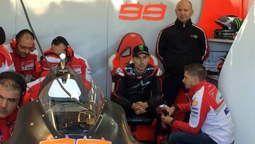 Lorenzo y Stoner en el box Ducati.