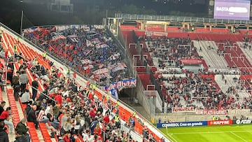 Los hinchas de Estudiantes se acuerdan de Chile con este burlesco cántico