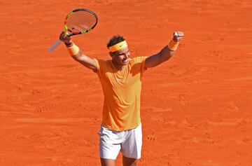 Nadal celebrando el triunfo en Montecarlo. 