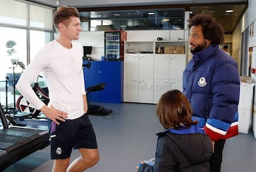 Marcelo junto a Toni Kroos.