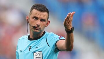 Michael Oliver, en la pasada Eurocopa.