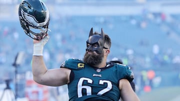 The Philadelphia Eagles center has been getting lots of attention lately, and with that, more videos like this one of him in the 2020 Pro Bowl are emerging.