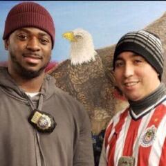 Chivas felicita a un policía de Estados Unidos por arrestar a dos delincuentes