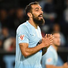 Borja Iglesias cambia de idea con la Selección