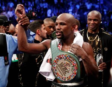 Police believe Mayweather entourage was targeted in shooting