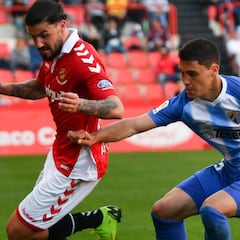 El Málaga revive fuera a costa de un Nàstic al límite