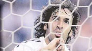 <b>REGRESO ESPERADO. </b>Raúl se reencontrará hoy con la afición del Santiago Bernabéu.