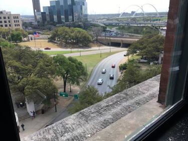 Dallas, la Plaza Dealey, y el fantasma de Kennedy