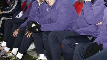 <b>SUPLENTE. </b>Benzema empezó el partido en Gerland en el banquillo junto a Marcelo y Kaká.