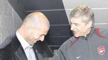 <b>AMIGOS Y COMPATRIOTAS. </b>Zidane y Wenger coincidieron por la tarde en el estadio Bernabéu.
