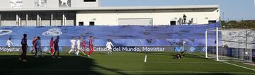 ??GOLAZO DE BENZEMA!! ?Doblete del franc¨¦s para darle la vuelta al marcador! ?Potent¨ªsimo remate del delantero cruzado desde la frontal ante el que nada pudo hacer Bad¨ªa!