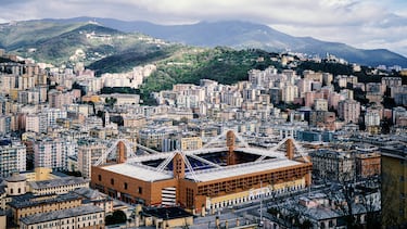 Está situado en la ciudad italiana de Génova. El estadio fue inaugurado el 22 de enero de 1911. Es propiedad del municipio genovés y es la casa de los equipos Genoa y Sampdoria.