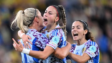 Gothenburg (Sweden), 22/09/2023.- Spain's Athenea del Castillo (C) celebrates with team mates Alexia Putellas (L) and Aitana Bonmati after scoring during the UEFA Women's Nations League soccer match between Sweden and Spain at Gamla Ullevi in Gothenburg, Sweden, 22 September 2023. (España, Suecia, Gotemburgo) EFE/EPA/Bjorn Larsson Rosvall SWEDEN OUT
