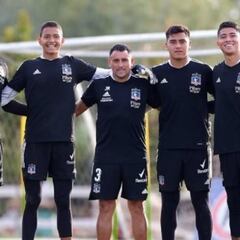 Se pudo ir de Colo Colo a Vélez con Quinteros y ahora su futuro podría dar un giro radical