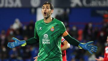 Diego Lopez, of Espanyol gestures during La Liga football match played between Getafe CF and RCD Espanyol at Coliseum Alfonso Perez on October 31th, 2021 in Getafe, Madrid, Spain.  AFP7  31/10/2021 ONLY FOR USE IN SPAIN