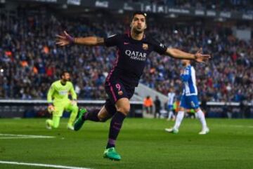 Luis Suárez celebra el 0-1.