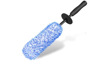 Este cepillo limpiallantas elimina la suciedad sin dañar el coche